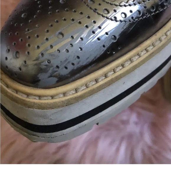 Prada - Picture 6 of 9